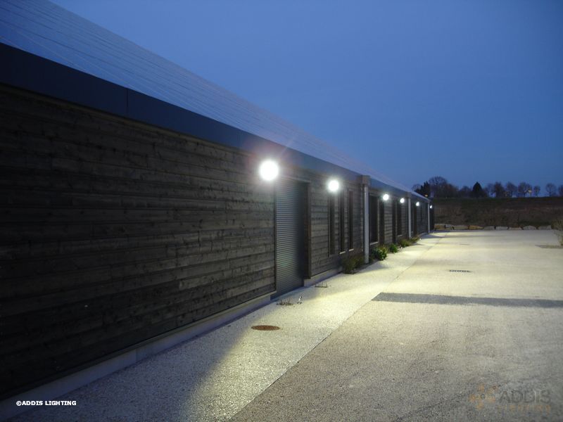 Eclairage led d'un site multi-entreprises Gamme AZURITE Compact