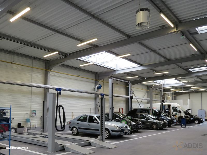 Eclairage led d'une concession automobile avec la gamme QUARTZ