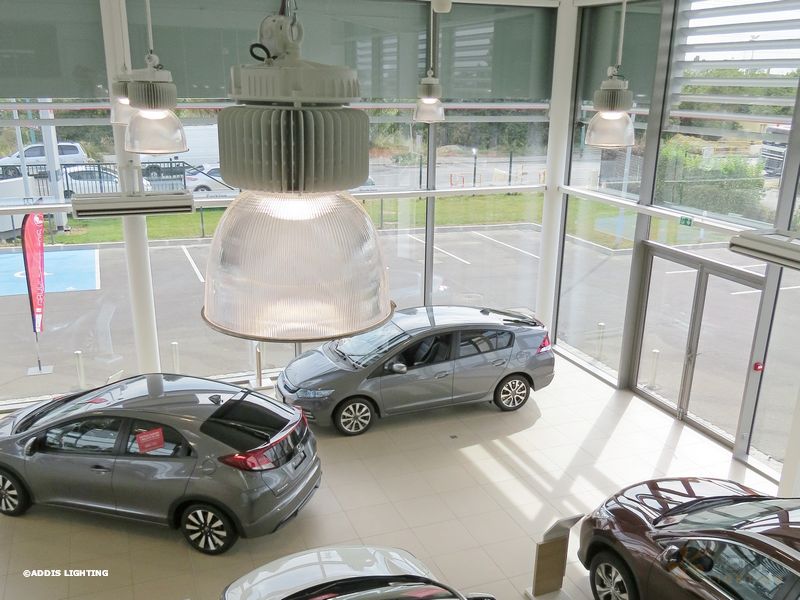 Eclairage led d'une concession automobile avec la gamme QUARTZ
