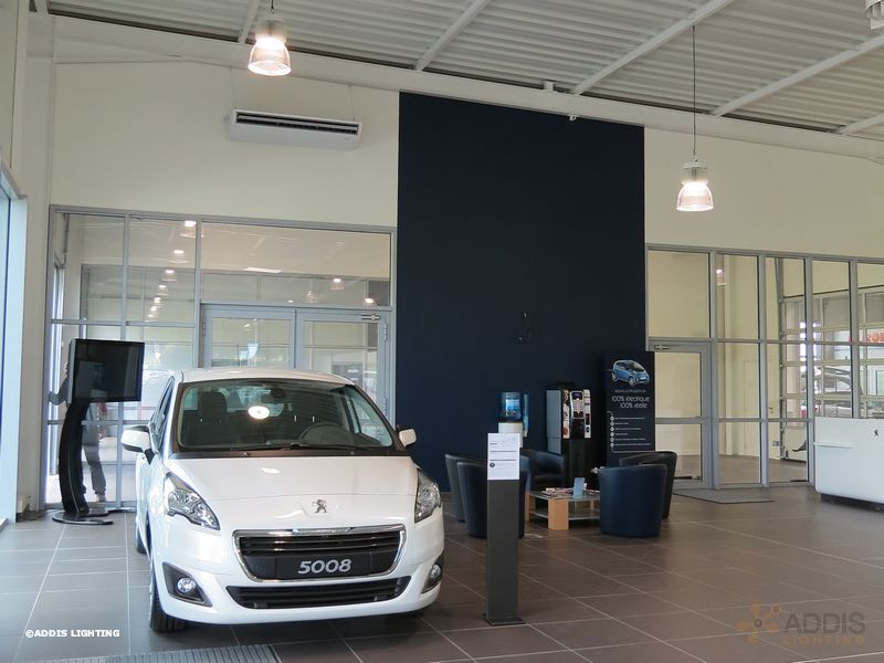 Eclairage led d'une concession automobile avec la gamme QUARTZ