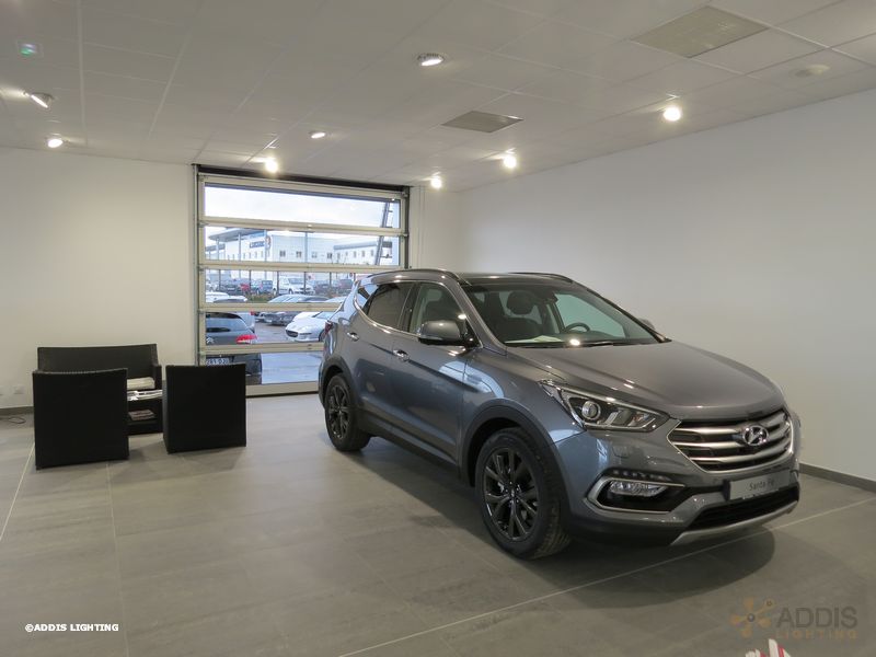Eclairage led d'une concession automobile avec la gamme SHIVA