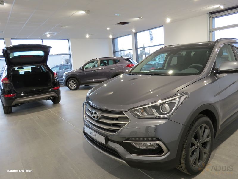 Eclairage led d'une concession automobile avec la gamme SHIVA