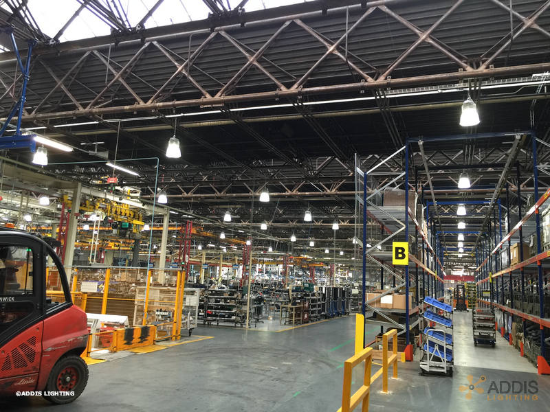 Eclairage led d'un site d'assemblage de tracteurs avec la gamme QUARTZ
