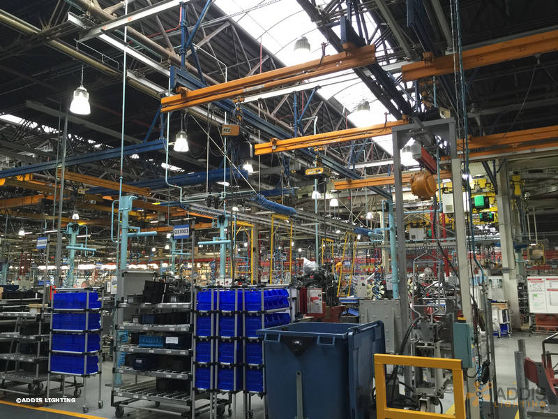 Eclairage led d'un site d'assemblage de tracteurs avec la gamme QUARTZ