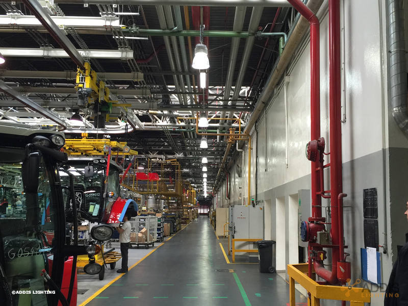 Eclairage led d'un site d'assemblage de tracteurs avec la gamme QUARTZ