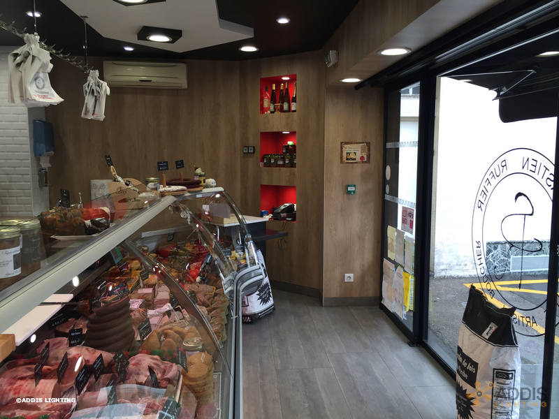 Eclairage led d'une boucherie avec les downlight led de la gamme SHIVA
