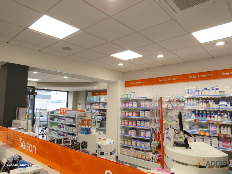 Utilisation de la gamme SHIVA pour de l'éclairage d'accentuation à LED en pharmacie