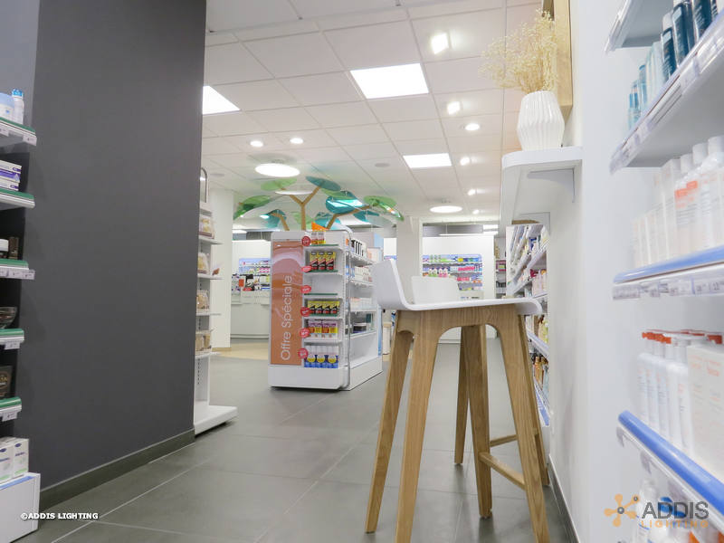 Utilisation de la gamme SHIVA pour de l'éclairage d'accentuation à LED en pharmacie