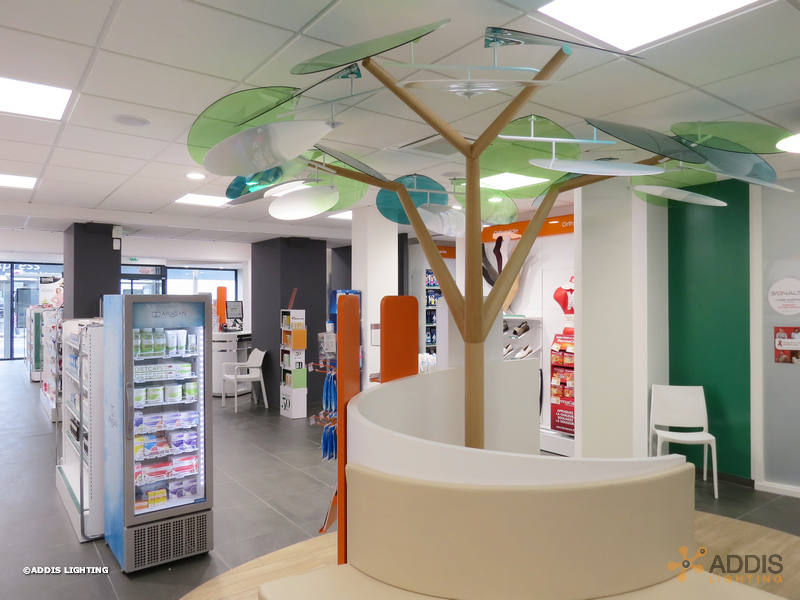 Utilisation de la gamme SHIVA pour de l'éclairage d'accentuation à LED en pharmacie