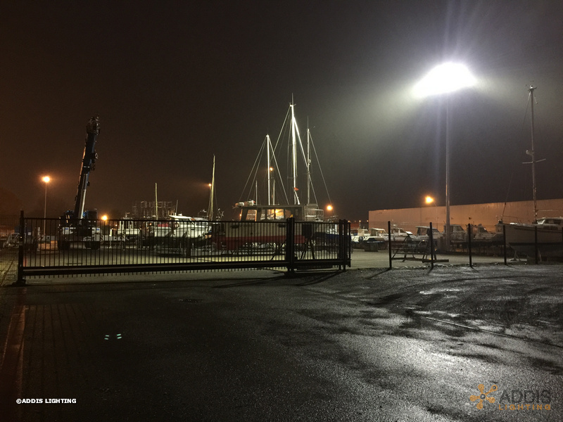 Eclairage LED d'un parc à bateau