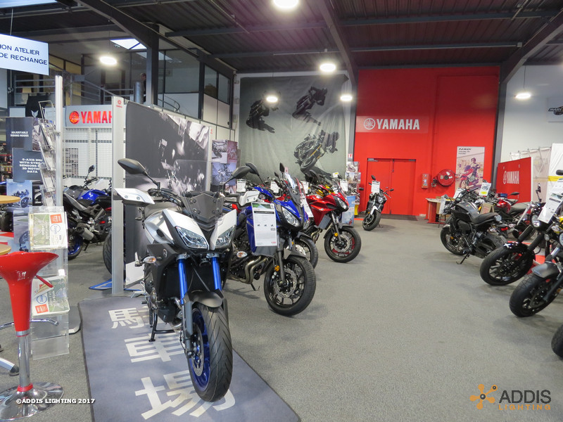 Eclairage LED d'une concession Moto Yamaha