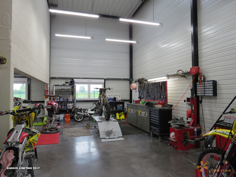 Eclairage Led d'une concession et d'un atelier moto-cross