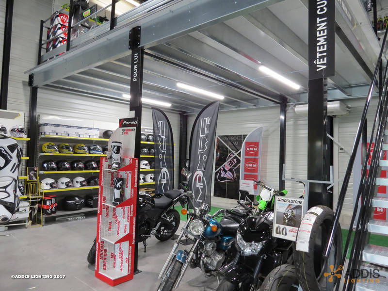 Eclairage Led d'une concession et d'un atelier moto-cross