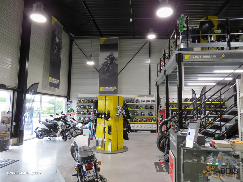 Eclairage Led d'une concession et d'un atelier moto-cross