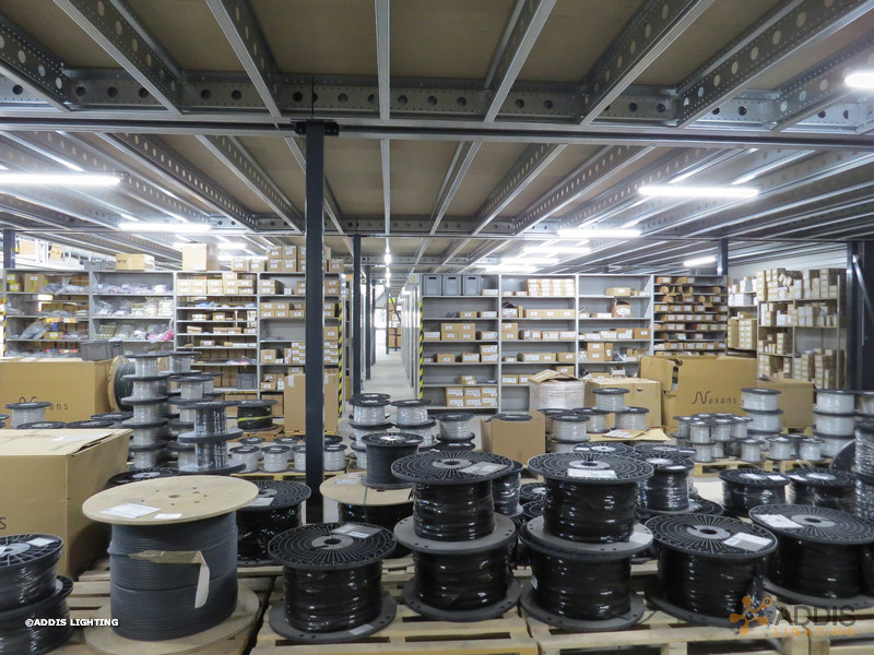 Eclairage led d'un espace de stockage et préparation de commande