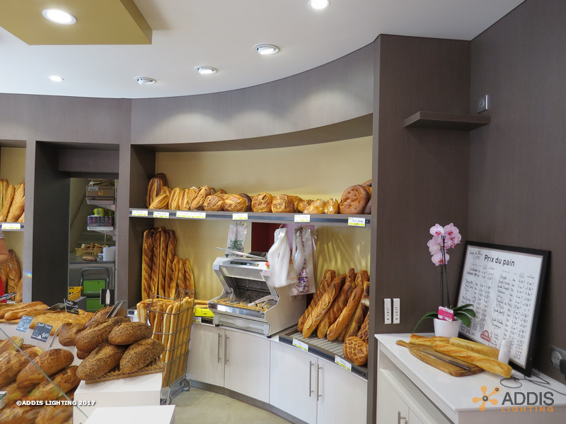 Downlight SHIVA avec led Food pour une patisserie