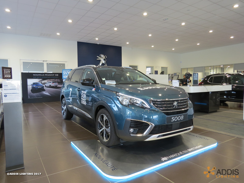 Downlight Led SHIVA pour une nouvelle concession Peugeot Citroen